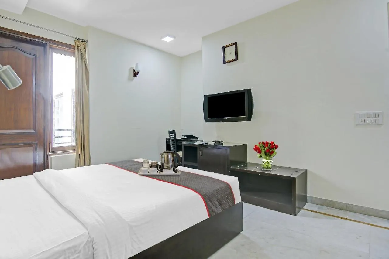 Collection O Imperial Oak Near Leisure Valley Park Gurgaon 4*,