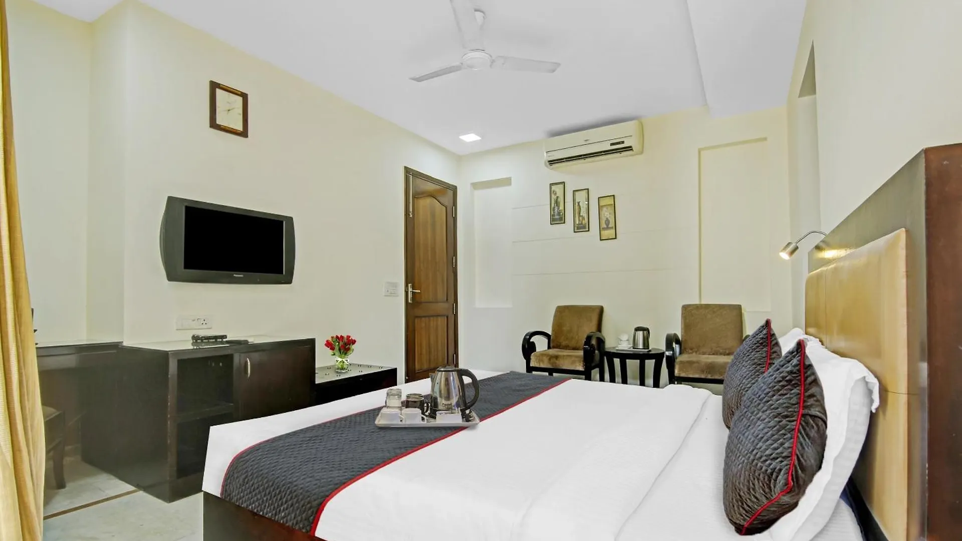 Hotel Collection O Imperial Oak Near Leisure Valley Park Gurgaon
